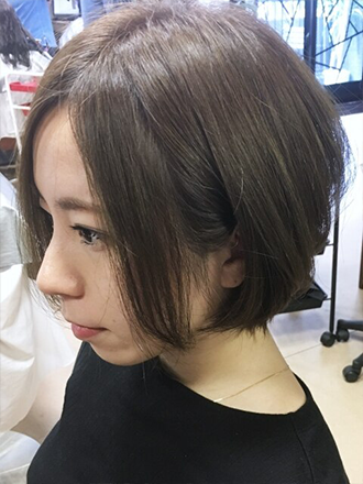 ショートボブ